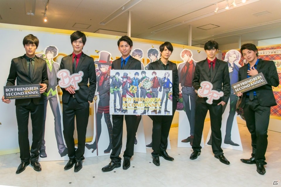 「ボーイフレンド（仮）」2周年記念イベントレポが到着―真っ赤なバラを抱えた“フラワーボーイズ”が白いリムジンでアニメイト池袋本店に登場！の画像1