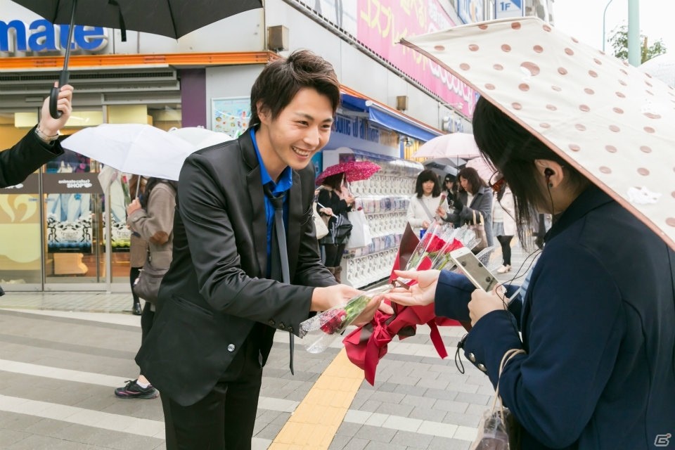 「ボーイフレンド（仮）」2周年記念イベントレポが到着―真っ赤なバラを抱えた“フラワーボーイズ”が白いリムジンでアニメイト池袋本店に登場！の画像14