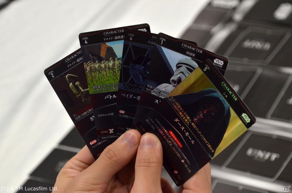 ライトセーバーでの決闘も再現！TCG「スター・ウォーズ トレーディングカードバトル」スターターデッキでの対決をリプレイの画像4