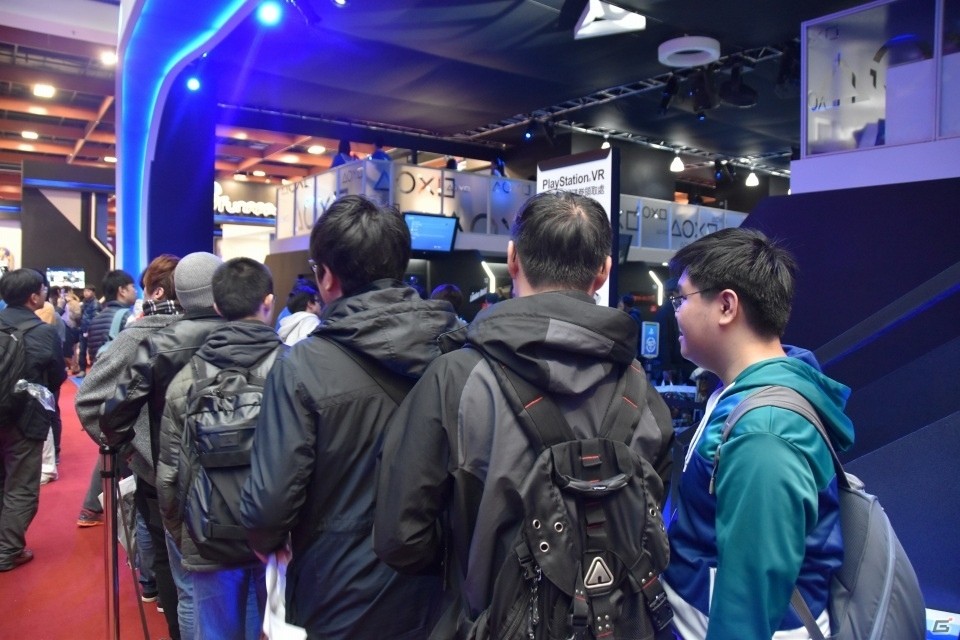 【台北国際ゲームショウ 2016】PlayStationブースでは40台のPS VRを出展！ステージではSCE織田氏が華麗に登場の画像25