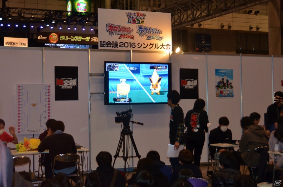【闘会議2016】ファミコンの巨大コントローラーってどれくらい大きかったの？会場の様子を写真盛りだくさんでレポート！の画像5
