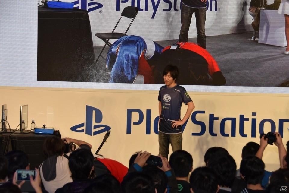 【台北国際ゲームショウ 2016】100人に挑める新モード「サバイバルモード」が発表された「ストリートファイターV」ステージの画像3