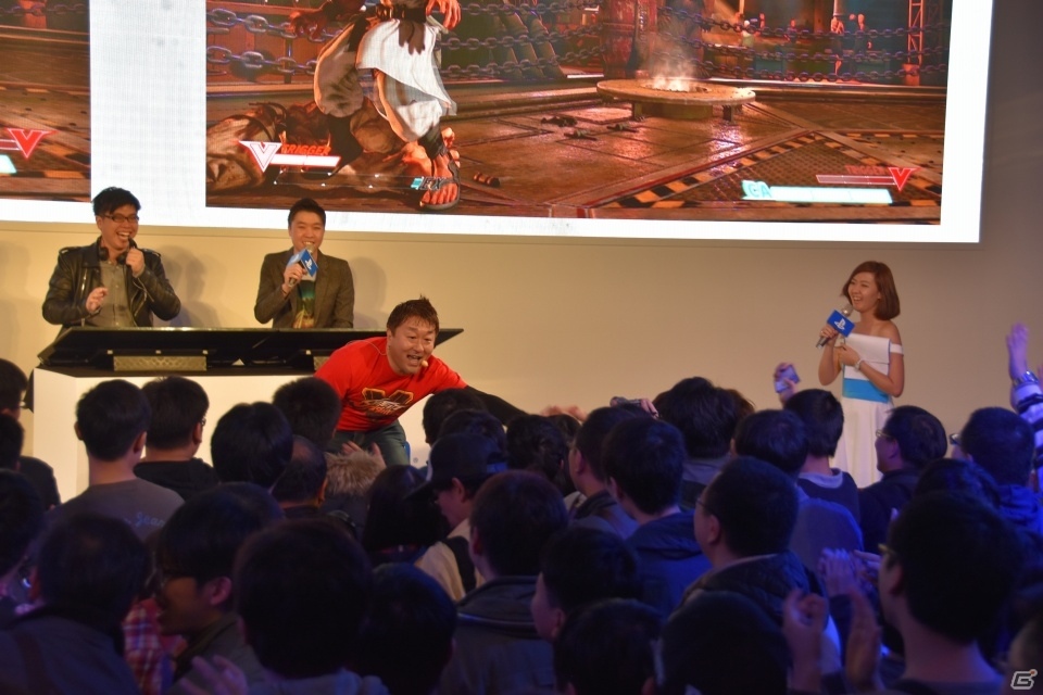 【台北国際ゲームショウ 2016】100人に挑める新モード「サバイバルモード」が発表された「ストリートファイターV」ステージの画像4