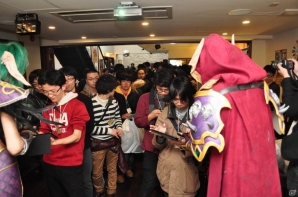 「ハースストーン」初の公認イベント「ハースストーン炉端の集い＠大坂」のイベントレポートが公開―大雨の中で約80人のユーザーが参加の画像3