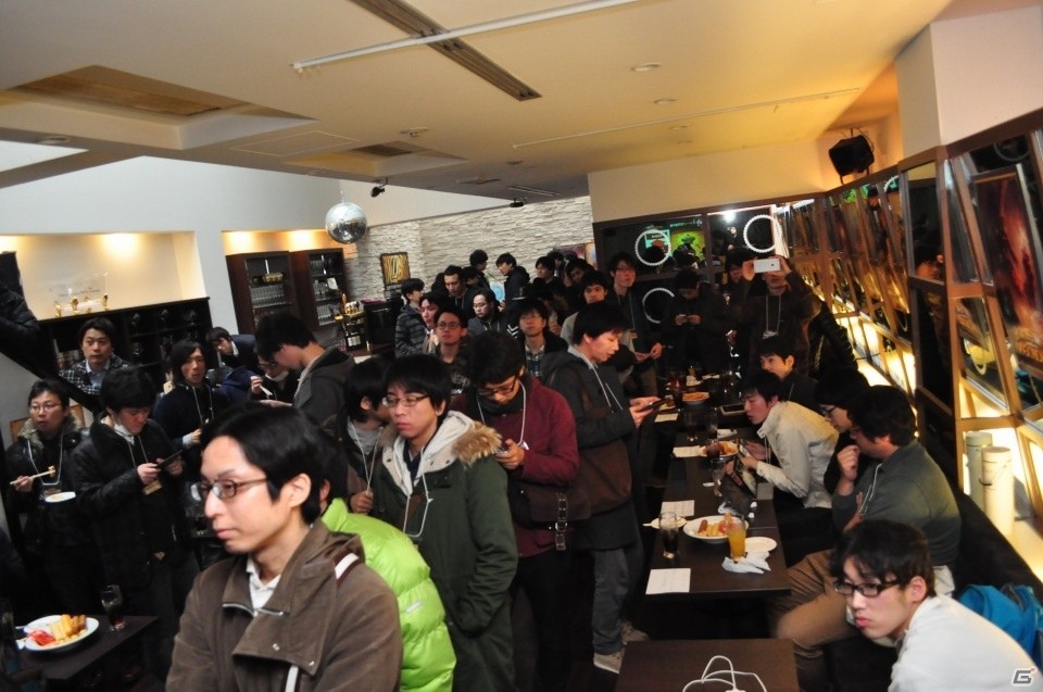 「ハースストーン」初の公認イベント「ハースストーン炉端の集い＠大坂」のイベントレポートが公開―大雨の中で約80人のユーザーが参加の画像1