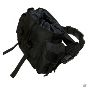 バイオハザード4」でレオンが着用していたTシャツやブットパック