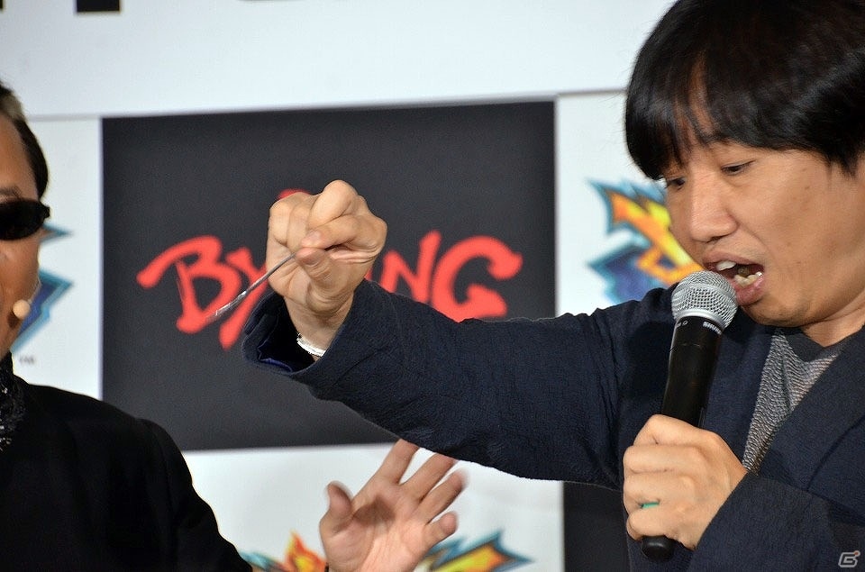 Mr.マリックのハンドパワー VS 嗣永桃子さんのメロメロ魔法！？AC「マジシャンズデッド」のセレモニーイベントをレポートの画像17