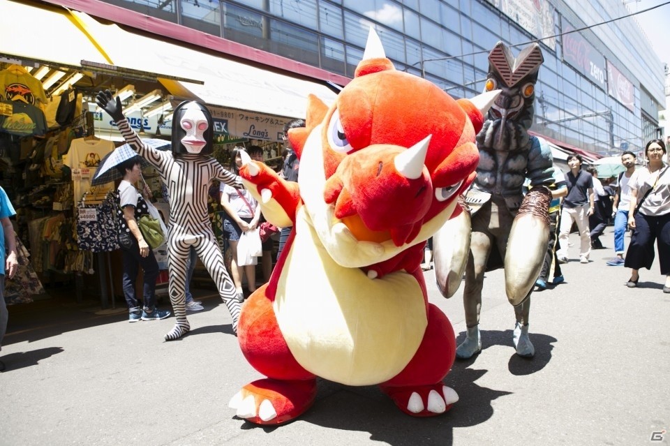 iOS/Android「モンスターストライク」怪獣が怪獣を連れ去って逃走中！？都内各所にウルトラ怪獣たちが出没の画像8
