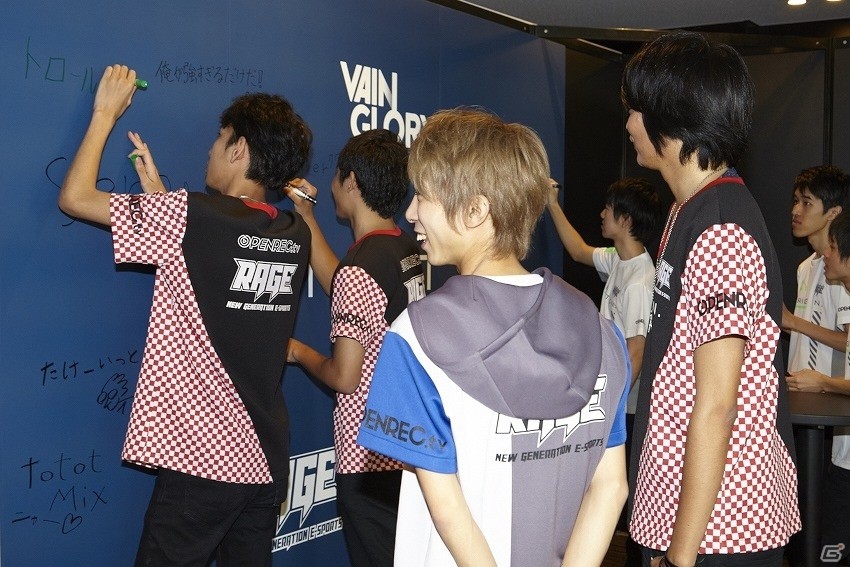 e-sports大会「RAGE Vol .2 GRAND FINALS ーVaingloryー」初代王者“teamGL”が激しい戦いを制して大会連覇を達成！の画像12