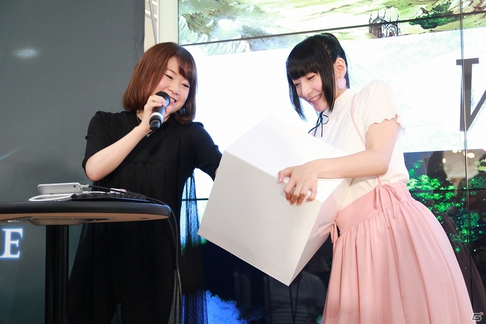 「シャドバスやろうぜ！2016秋のキャラバンツアー」が開幕！佐倉薫さんと来場者のガチバトルも行われたイオンモール幕張新都心の模様をレポートの画像7