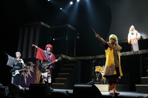贔屓（ファン）も一緒に歌って叫んで盛り上がれ！「超歌劇『幕末Rock』 黒船来航」ゲネプロ公演の画像1