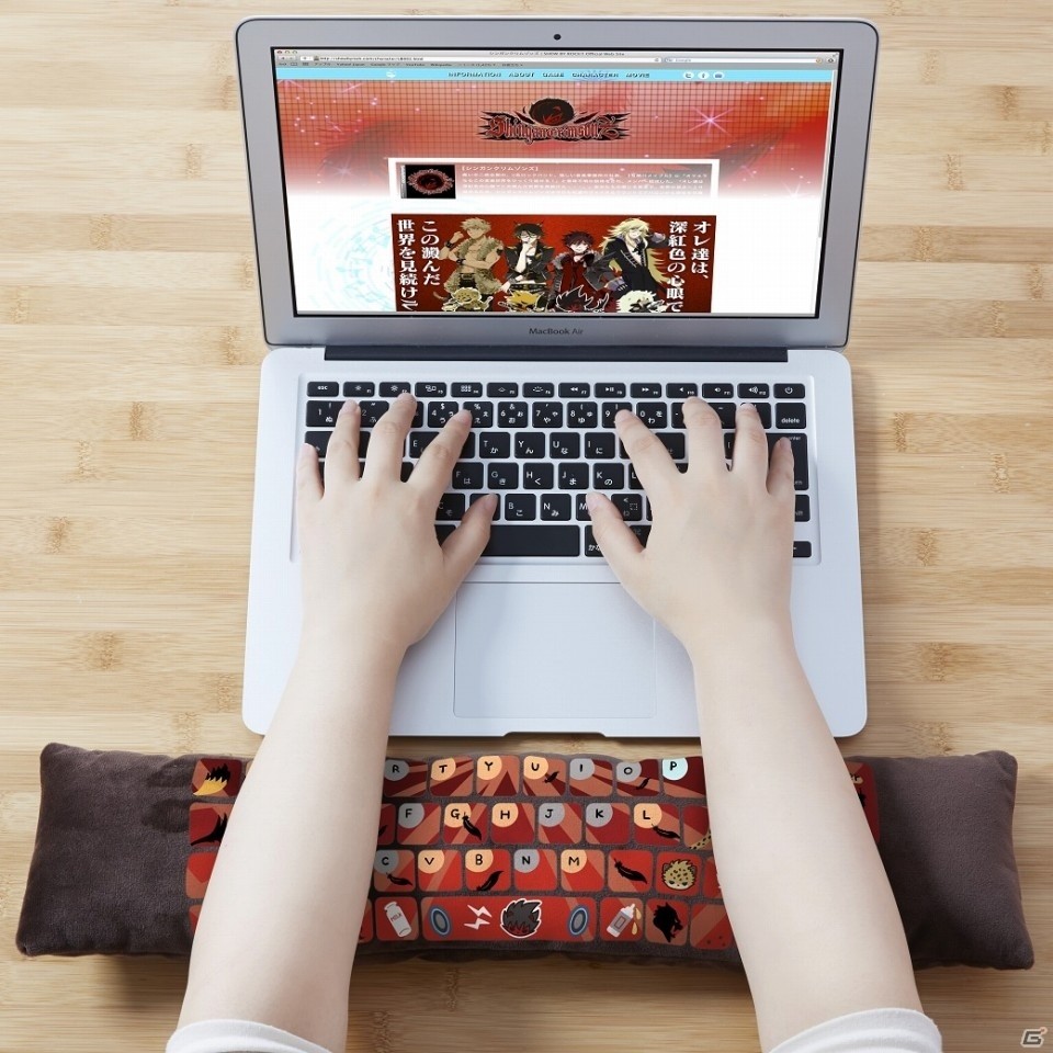 「SHOW BY ROCK!!」シンガンクリムゾンズ クロウのぬいぐるみ型PCクッションが発売決定の画像3