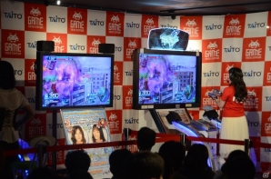 植田佳奈さんが来場者と一緒に「ガンスリンガー ストラトス3」をプレイ！タイトーステーション 池袋西口店のオープニングイベントをレポートの画像8