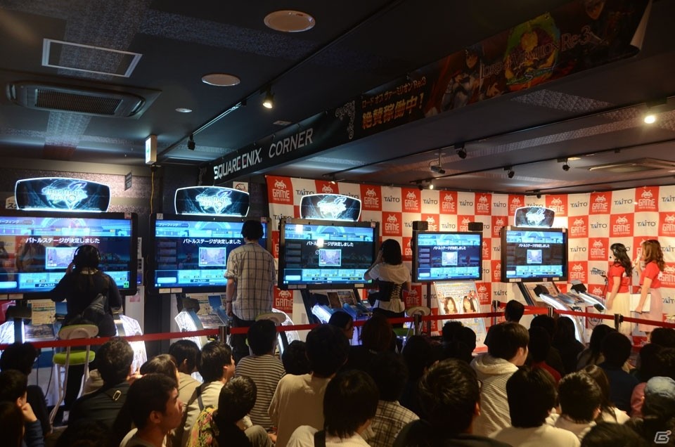 植田佳奈さんが来場者と一緒に「ガンスリンガー ストラトス3」をプレイ！タイトーステーション 池袋西口店のオープニングイベントをレポートの画像7