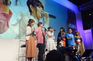 【TGS 2016】竹達彩奈さんが実機プレイに挑戦！渚さんと宮本彩希さんもシリウス＆ベガのコスプレで登場した「STARLY GIRLS -Episode Starsia-」ステージレポートの画像8