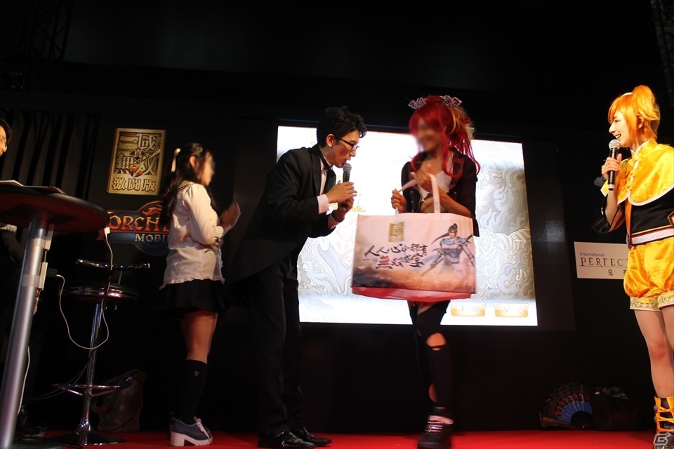 【TGS 2016】鈴木プロデューサーも対戦！スマホ向け格闘ゲーム「真・三國無双 激闘版」プレスイベントの画像15