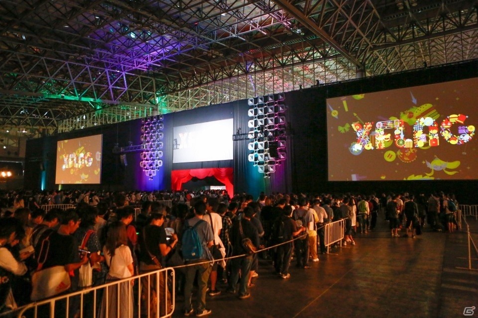 LIVEエンターテインメントショー「XFLAG PARK 2016」の公式レポートが到着―世界最高峰のパフォーマーや3DCGホログラムを使ったステージが展開の画像1