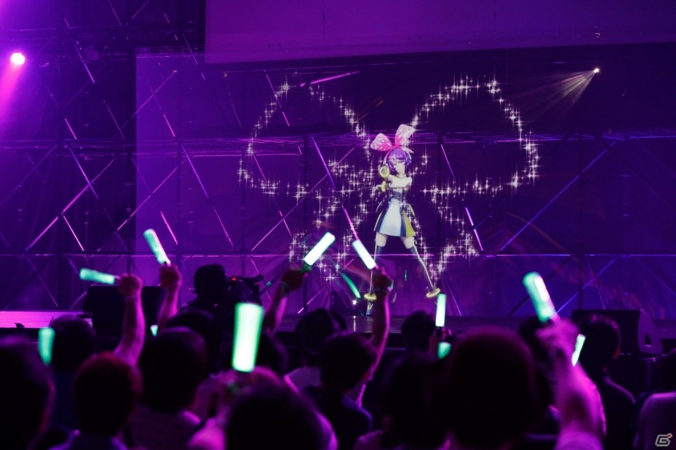 LIVEエンターテインメントショー「XFLAG PARK 2016」の公式レポートが到着―世界最高峰のパフォーマーや3DCGホログラムを使ったステージが展開の画像8