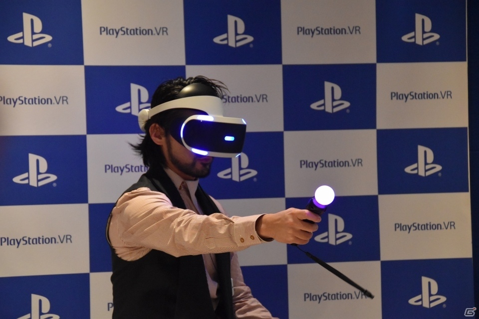 山田孝之さんがPS VRを生体験！いよいよ発売となった「PlayStation VR」の発売記念イベントが開催の画像4