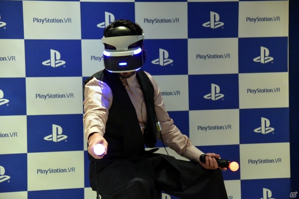 山田孝之さんがPS VRを生体験！いよいよ発売となった「PlayStation VR」の発売記念イベントが開催の画像5