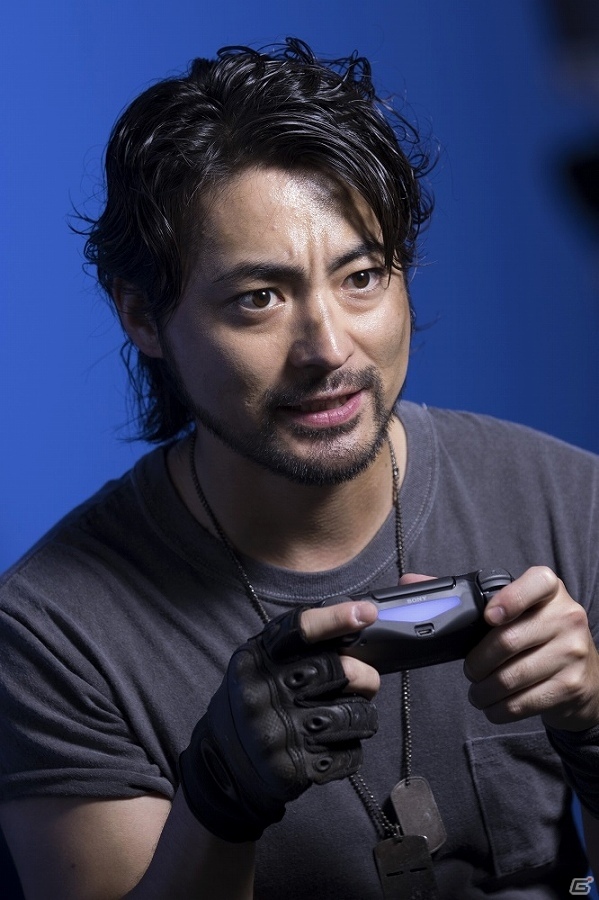 山田孝之さんが戦場で勝利のおたけびを上げる！PS4「コール オブ デューティ インフィニット・ウォーフェア」の新TVCM「山田孝之と5人の絆」篇が公開の画像20