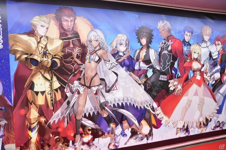 PS4/PS Vita「Fate/EXTELLA」召喚に応じたサーヴァントは誰？新宿駅の特別英霊召喚「サーヴァントミラー」を早速体験！の画像1