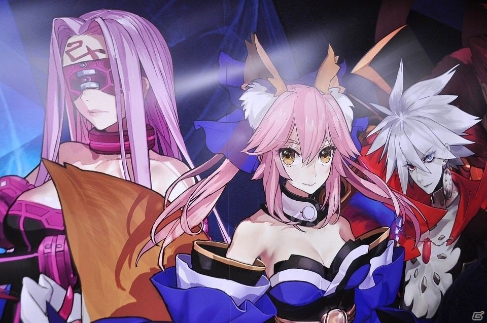 PS4/PS Vita「Fate/EXTELLA」召喚に応じたサーヴァントは誰？新宿駅の特別英霊召喚「サーヴァントミラー」を早速体験！の画像3