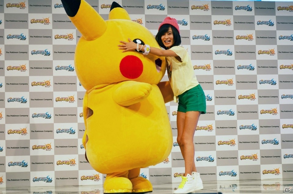 トレーナーになった小島瑠璃子さんが“Zワザ”を披露！「ポケットモンスター サン・ムーン」発売記念イベントをレポートの画像3