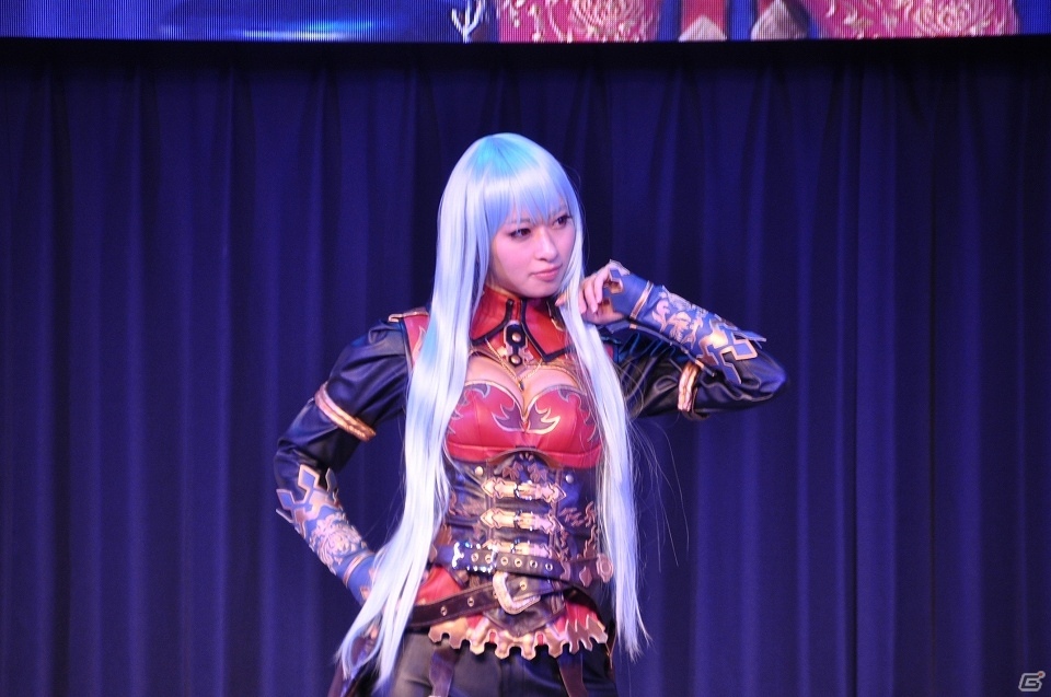 【セガフェス】「蒼き革命のヴァルキュリア」ステージをレポート―倉持由香さんと吉田早希さんが小澤Dからのミッションに挑む！の画像3