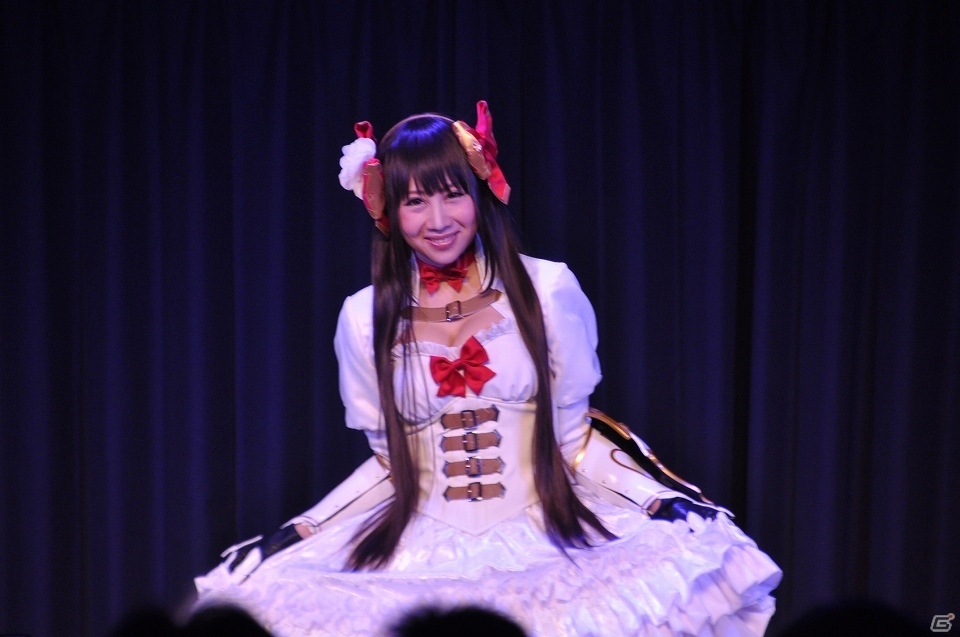 【セガフェス】「蒼き革命のヴァルキュリア」ステージをレポート―倉持由香さんと吉田早希さんが小澤Dからのミッションに挑む！の画像4
