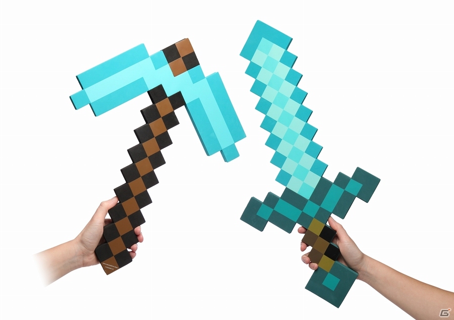 「マインクラフト」最強装備で主人公になりきろう！実物大のダイヤモンドソード＆ピッケルが11月下旬に発売の画像1