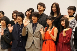 これは再演という名の新作！？舞台「スーパーダンガンロンパ2」再演、制作発表会の模様をレポートの画像2