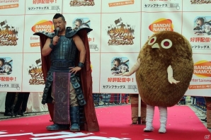 ケンドーコバヤシさんが王騎に扮して登場！動く戦国合戦図も公開された「キングダム セブンフラッグス」PRイベントレポートの画像4