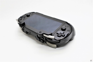 PS Vita専用「L2/R2ボタン搭載グリップカバー」の新型となる「前面背面タッチパッド対応型 L2/R2ボタン搭載グリップカバー」が12月24日に発売の画像8