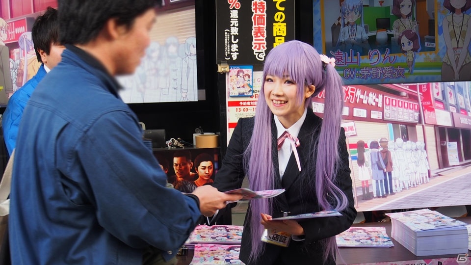 青葉に扮したイケてるハーツ・舞波和音さんがクリアファイルを手渡し！「NEW GAME! -THE CHALLENGE STAGE!-」店頭配布会をレポートの画像9
