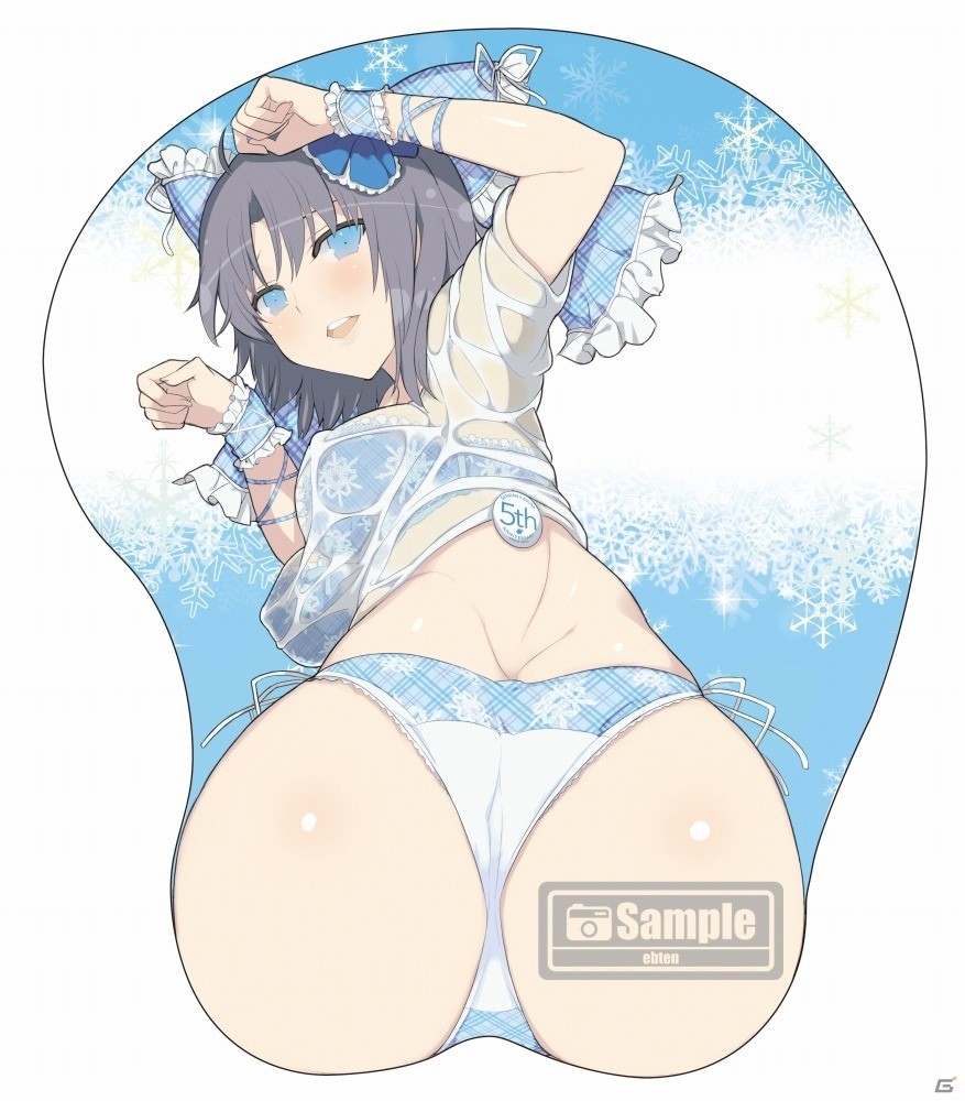 PS4「閃乱カグラ PEACH BEACH SPLASH」等身大お尻マウスパッドがセットになった「雪泉」セットが予約受付中の画像1