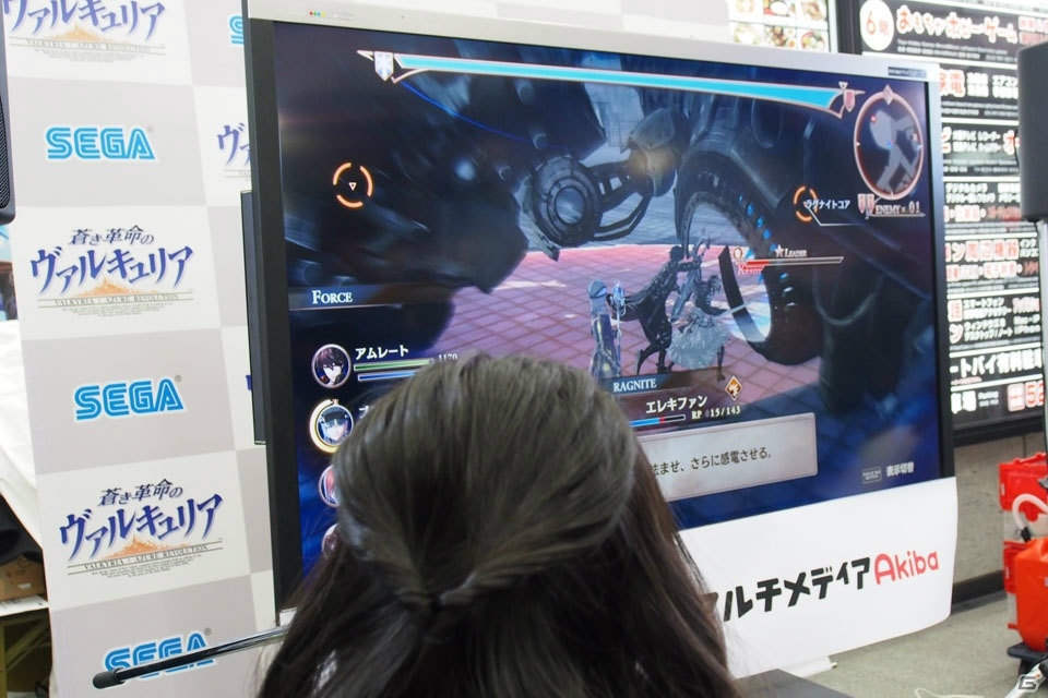 「蒼き革命のヴァルキュリア」倉持由香さんが初体験のミッションに挑んだステージイベントをレポート―下里氏からは発売後のDLC展開への言及もの画像10