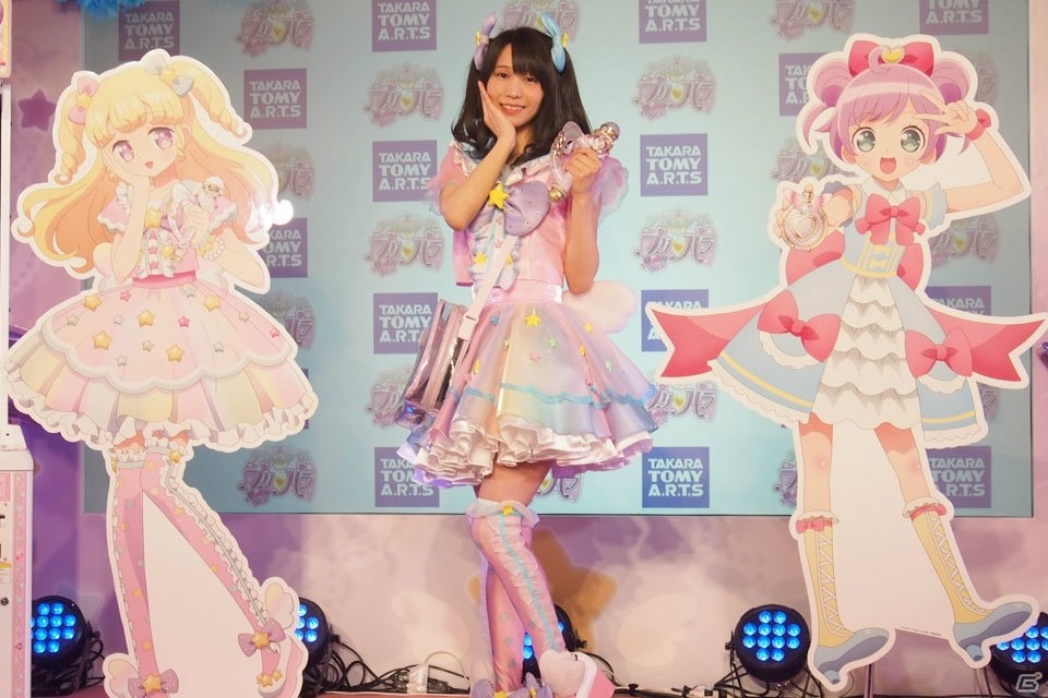 真中らぁらと夢川ゆいのW主人公によるアニメ「アイドルタイムプリパラ