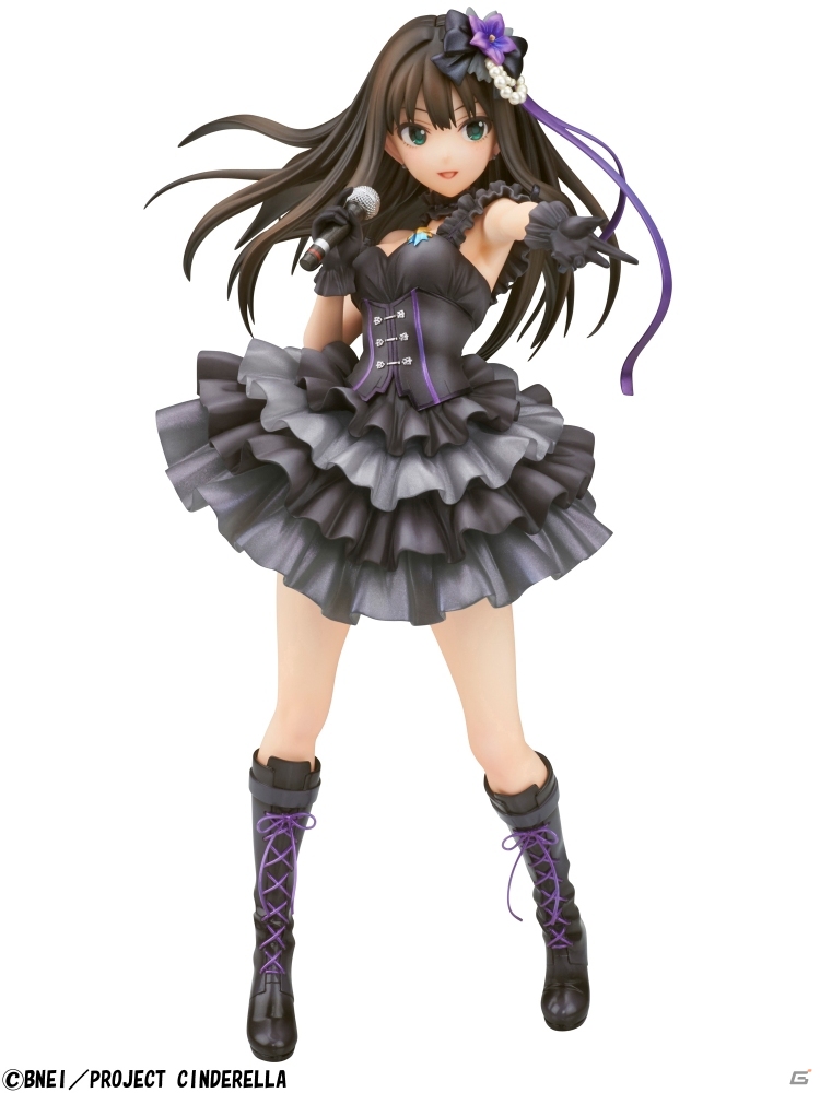 「アイドルマスター シンデレラガールズ」渋谷凛がTriad Primus衣装で立体化！マイクを手に黒のフリルスカートで凛としたポーズを披露の画像3