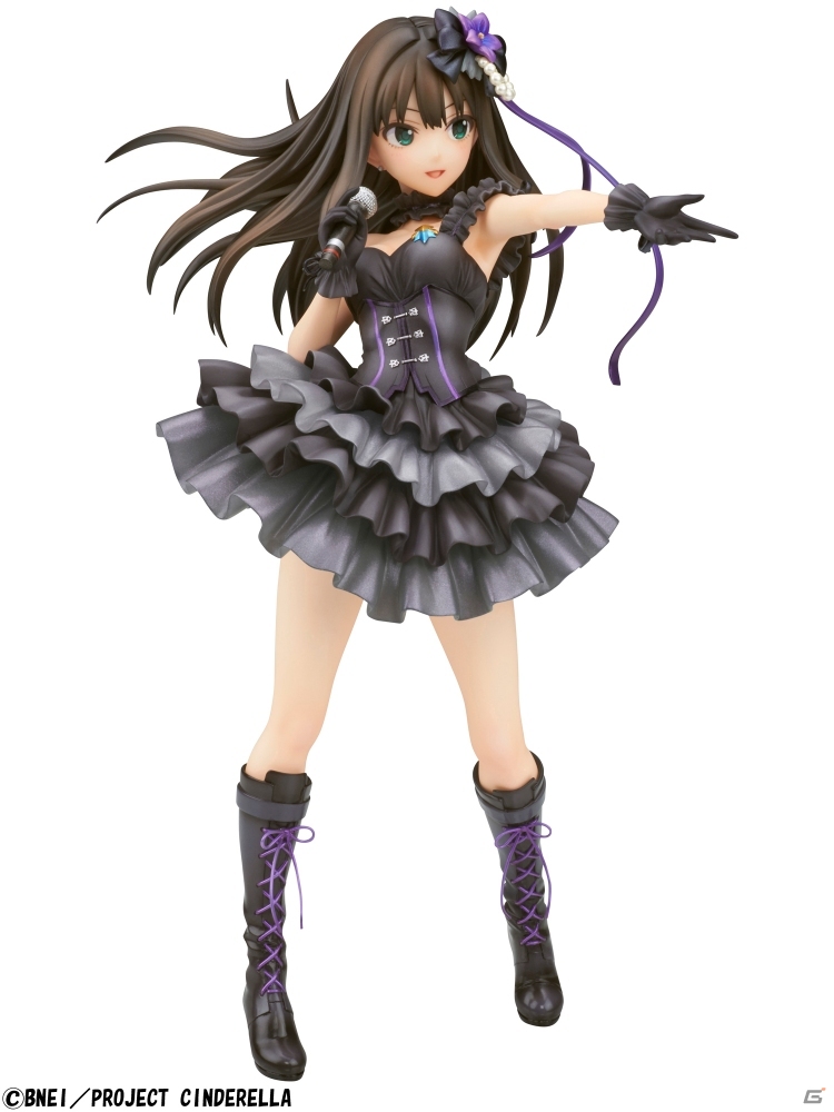 「アイドルマスター シンデレラガールズ」渋谷凛がTriad Primus衣装で立体化！マイクを手に黒のフリルスカートで凛としたポーズを披露の画像4