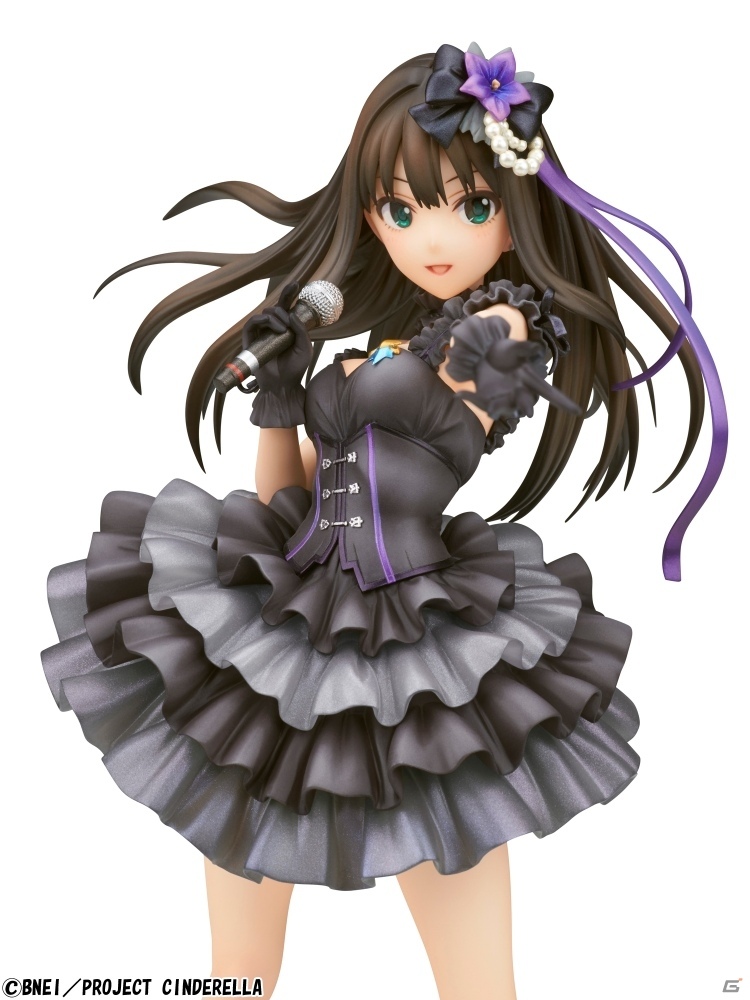 「アイドルマスター シンデレラガールズ」渋谷凛がTriad Primus衣装で立体化！マイクを手に黒のフリルスカートで凛としたポーズを披露の画像5