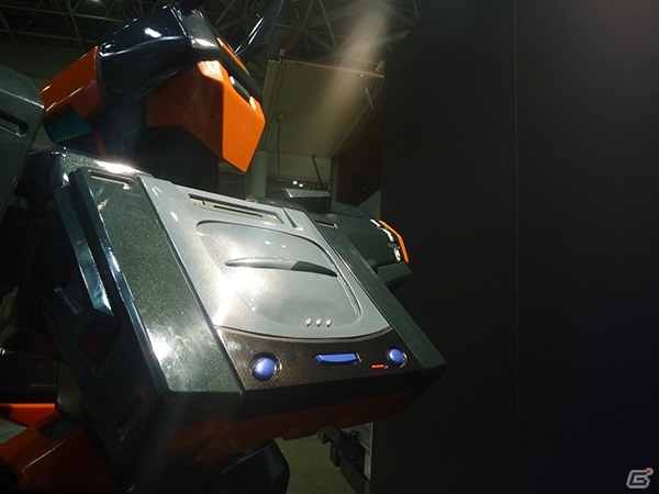 「電脳戦機バーチャロン」ヒューマンサイズの「MBV-04テムジン」記念モニュメントがAnimeJapan 2017に登場！受注生産も実施決定の画像5