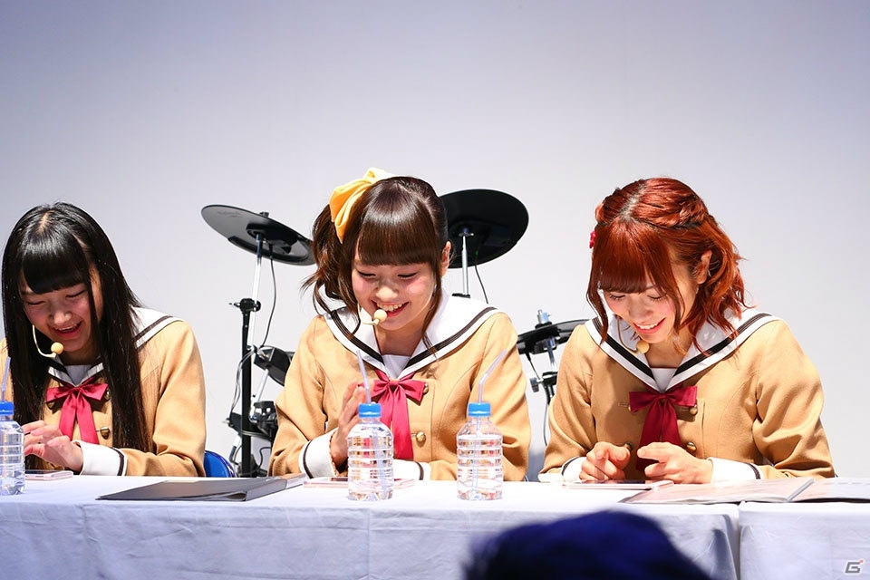 【AnimeJapan 2017】5人協力プレイで見事な腕前を披露！「バンドリ！スペシャルトークイベント＜ガルパ ステージ！＞」の画像4