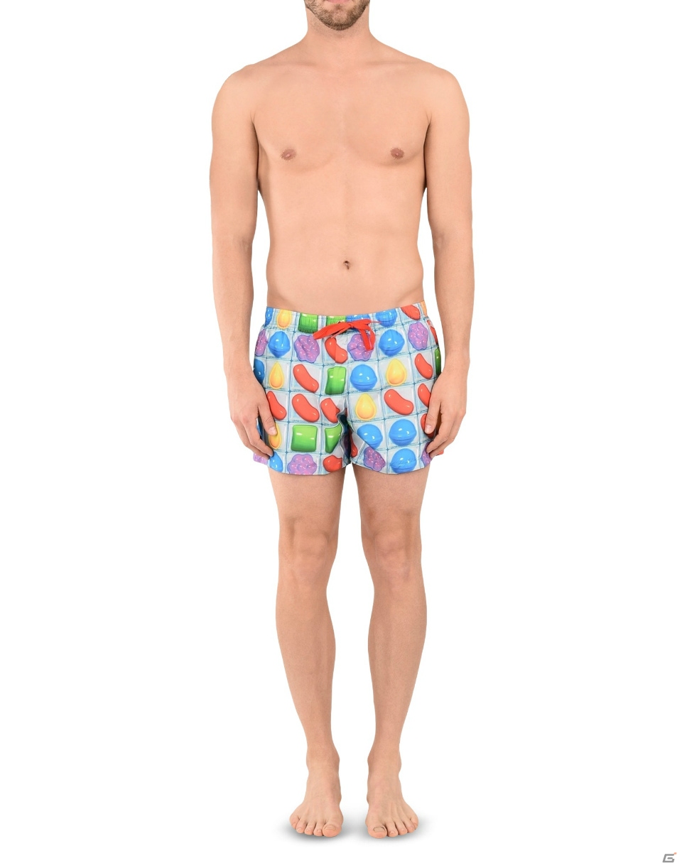 「キャンディークラッシュ」×MOSCHINOの限定コレクションが発表！リュックや水着、携帯カバーがラインナップの画像12