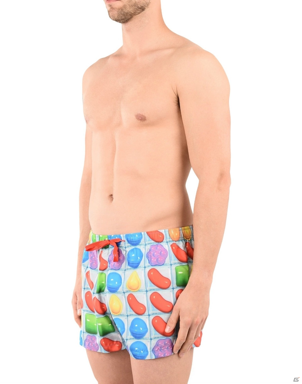 「キャンディークラッシュ」×MOSCHINOの限定コレクションが発表！リュックや水着、携帯カバーがラインナップの画像13