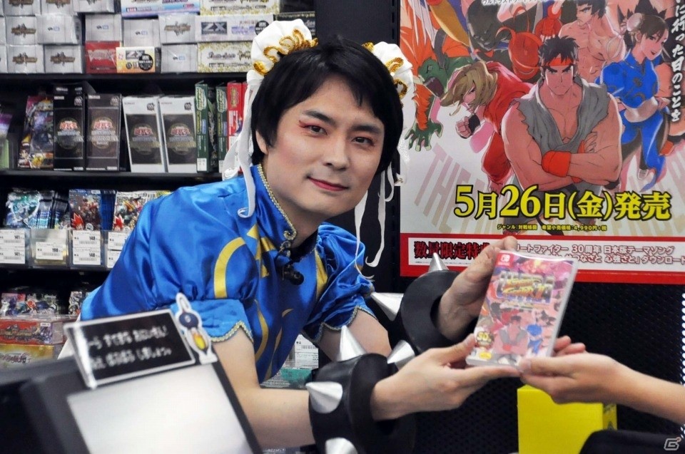 春麗コスの綾野APがユーザーと真剣勝負！Nintendo Switch「ウルトラストリートファイターII」発売日店頭イベントをレポートの画像10