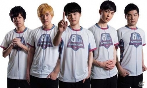 左からZerost、MayZ、Astarore、Hollis、Legato