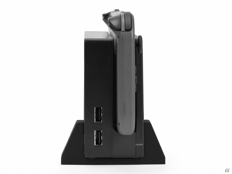 Switch用ドックの転倒を防止！シリコン素材で本体にフィットする