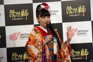 川口春菜さんからダチョウ倶楽部に無理難題のクイズも出題！？おなじみおでん芸も飛び出した「陰陽師」新CM発表会をレポートの画像3