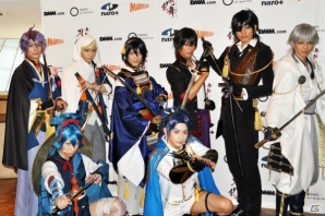 左から和田琢磨さん、納谷健さん、荒牧慶彦さん、鈴木拡樹さん、橋本祥平さん、猪野広樹さん、東啓介さん、健人さん